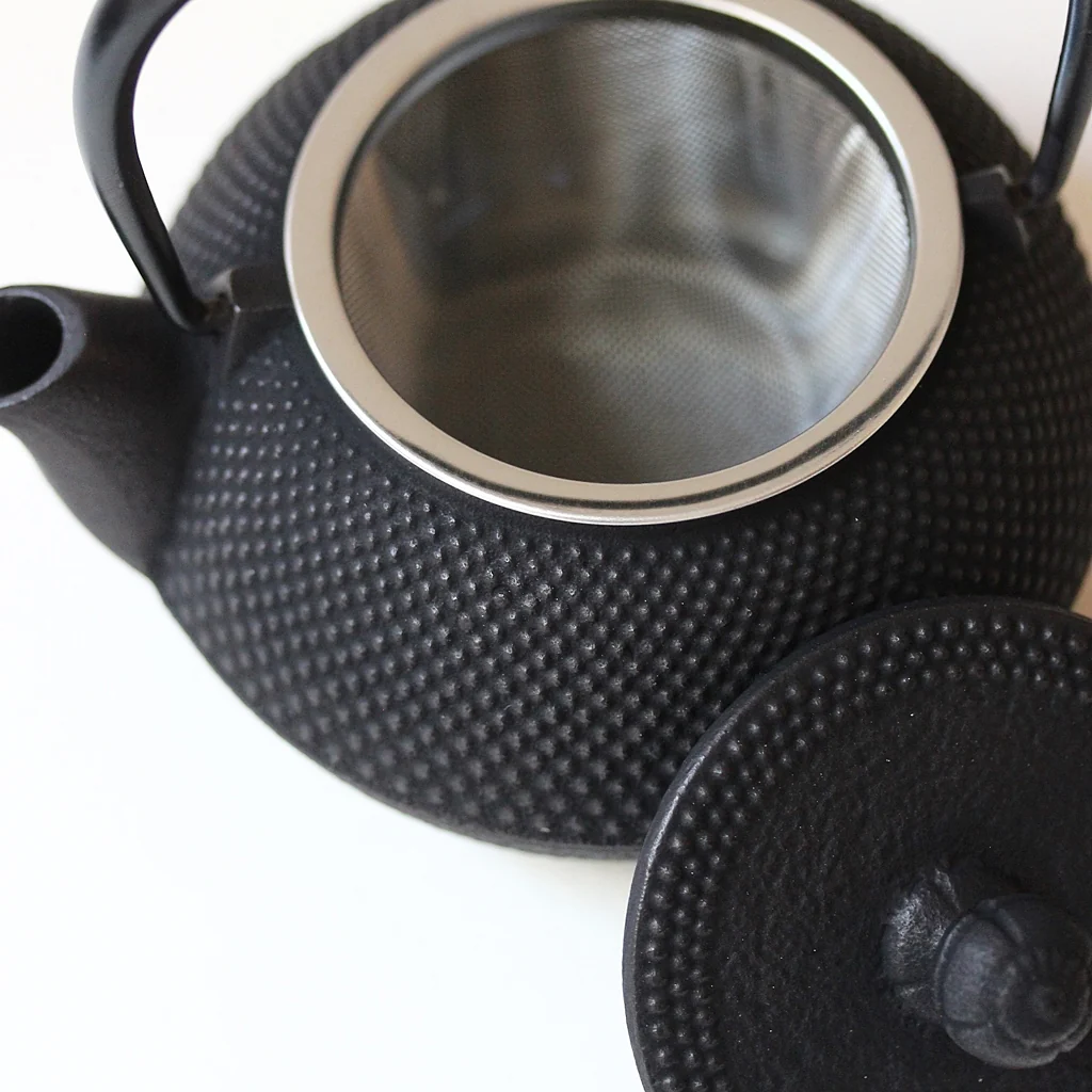 Iwachu Cast Iron Teapot - 0,3 L - Image 2