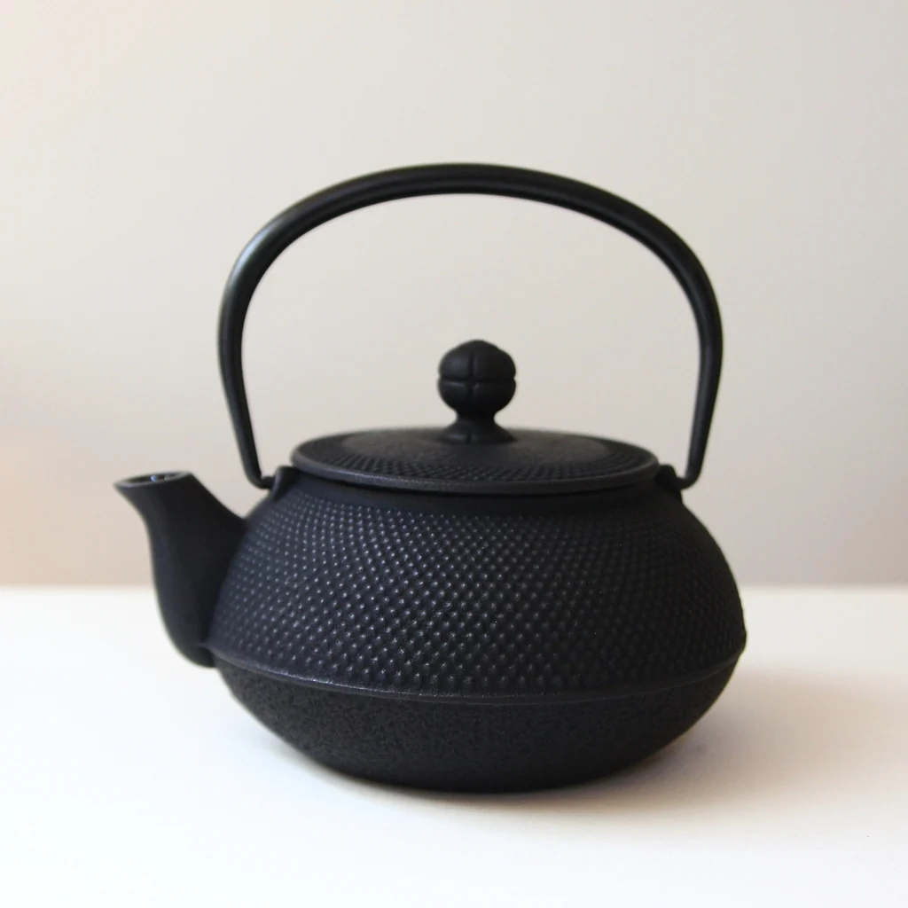 Iwachu Cast Iron Teapot - 0,6 L - Image 3