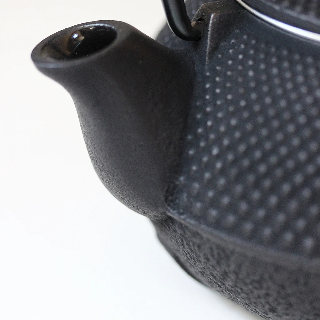 Iwachu Cast Iron Teapot - 0,3 L - Image 4