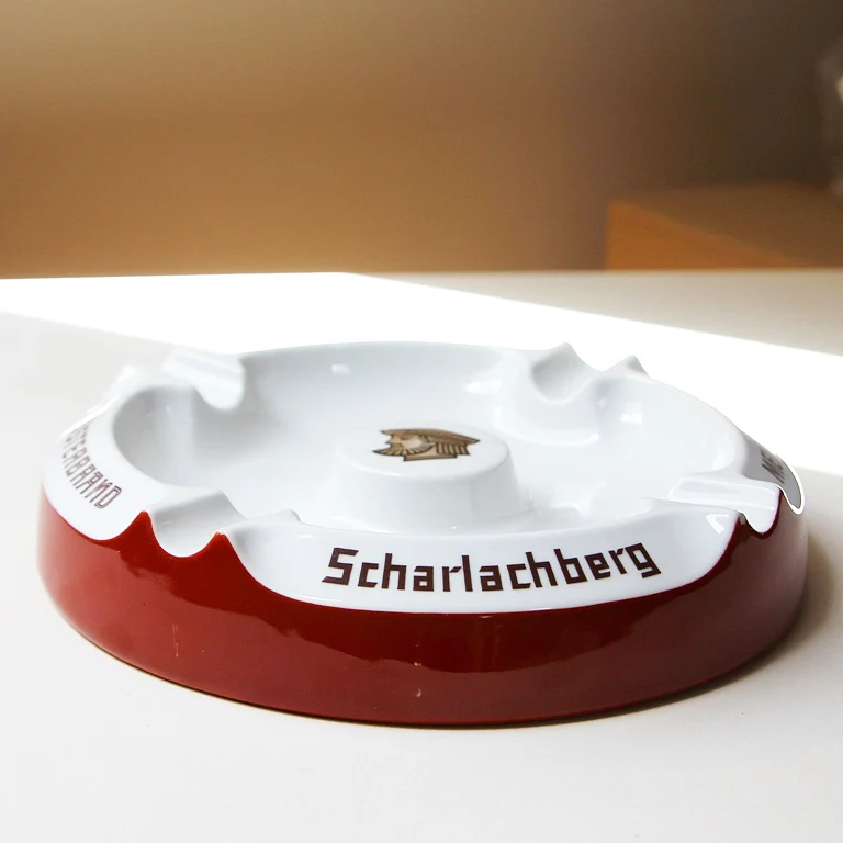 „Scharlachberg Meisterbrand“ – Königliche Porzellanmanufaktur Tettau